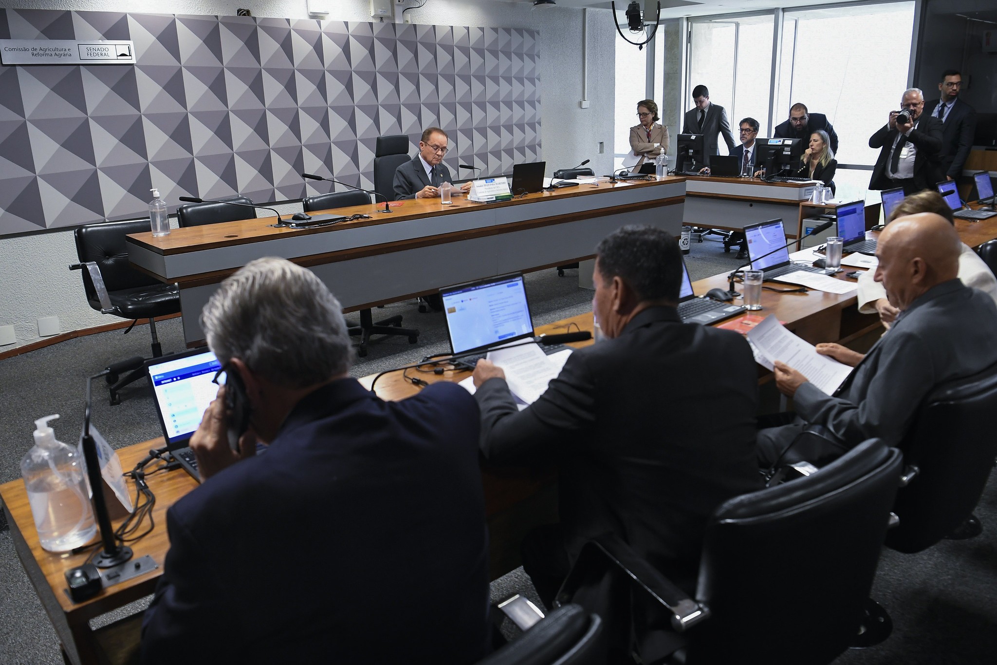 Comissão dá aval e projeto com novas regras para licenciamento ambiental vai ao plenário do Senado; entidades criticam