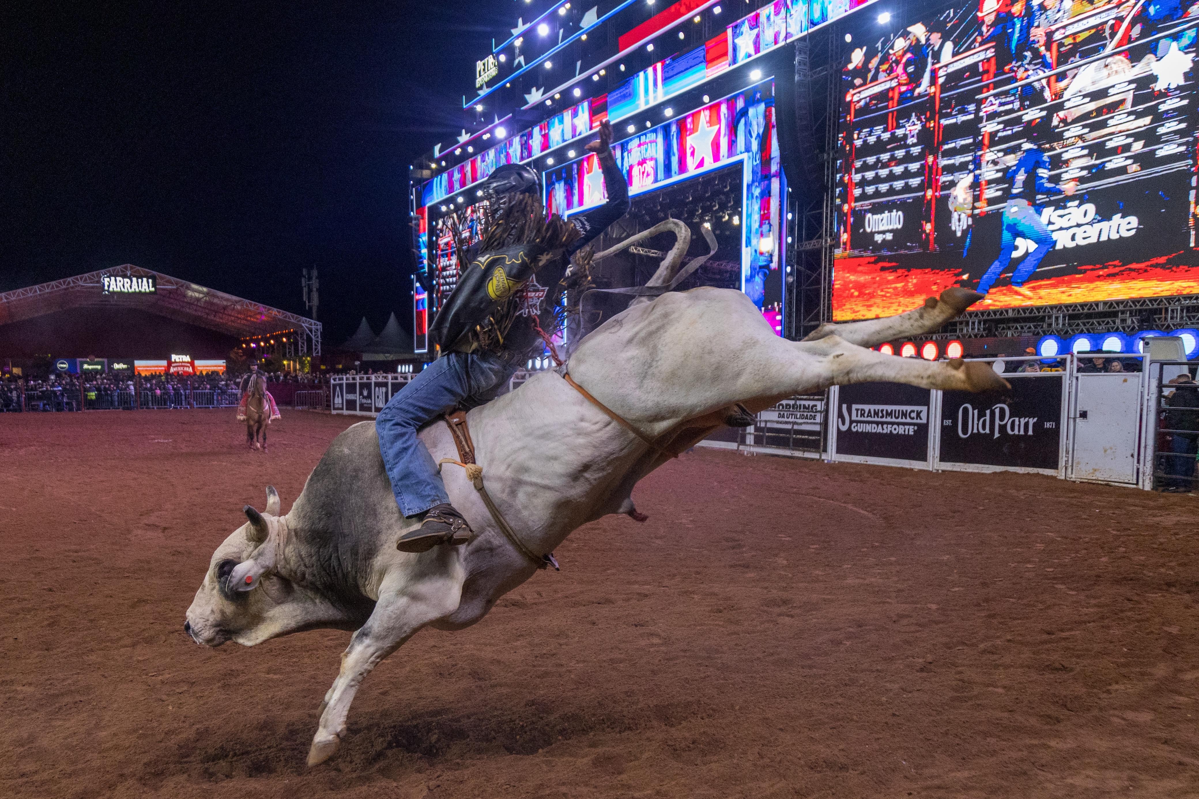 Alan de Sousa vence 1º round do Iron Cowboy na Festa do Peão de Americana