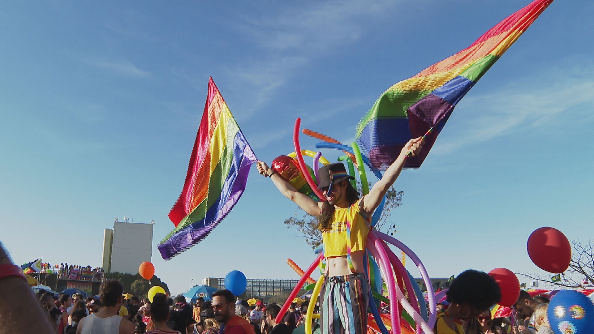 Brasília recebe a 26ª Parada LGBTQIAPN+ neste domingo com foco na juventude e nas periferias
