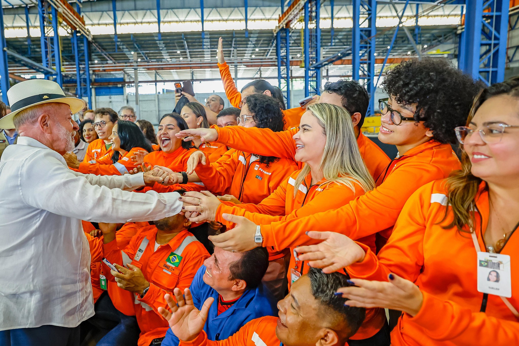 Após fala sobre mulher e trabalho doméstico, Lula diz que homens têm que entrar na cozinha e dividir afazeres da casa