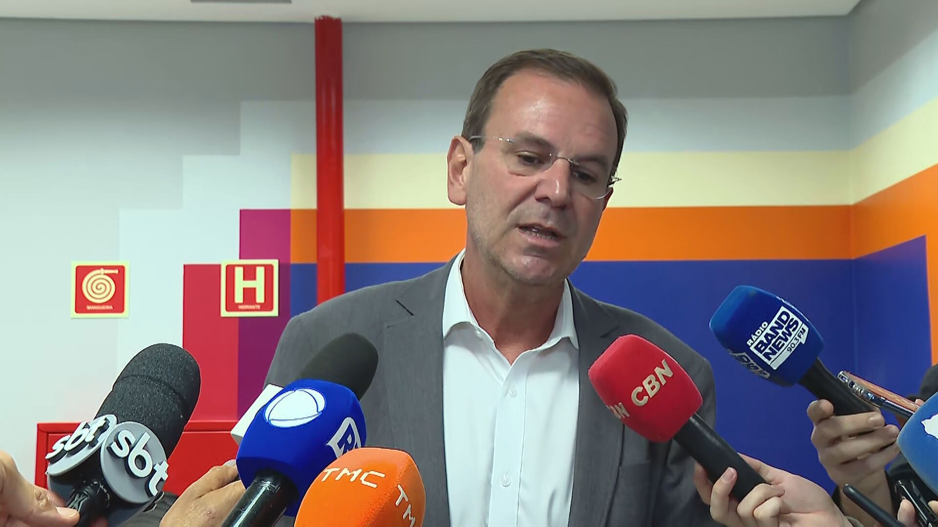 Paes diz que secretário alvo de criminosos já recebeu ameaças e tinha segurança reforçada