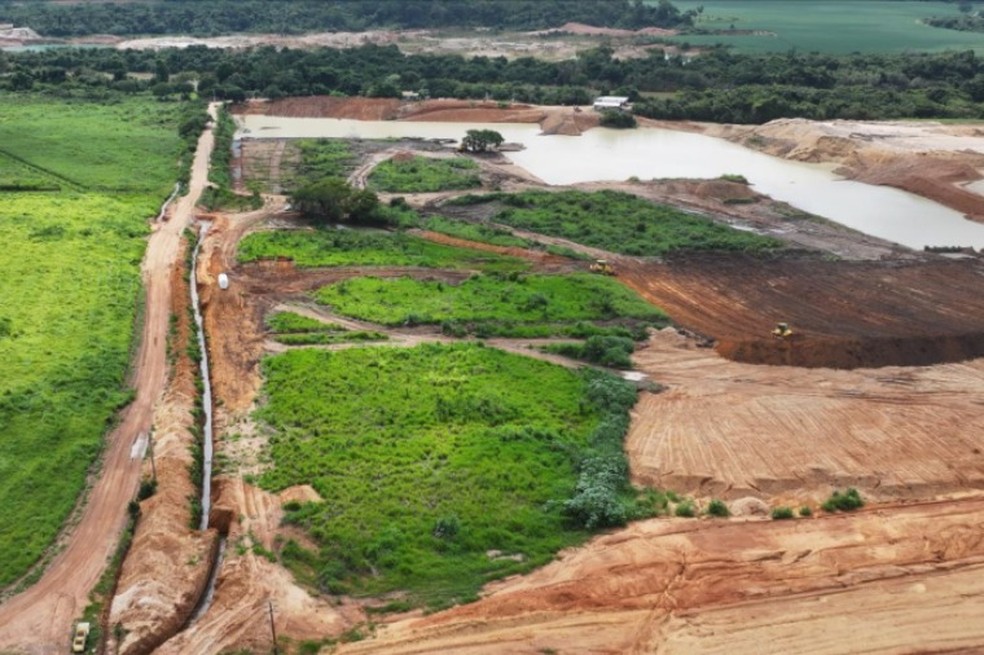 Área desmatada em garimpo de ouro em MT equivale a três campos de futebol — Foto: Reprodução/MP-MT