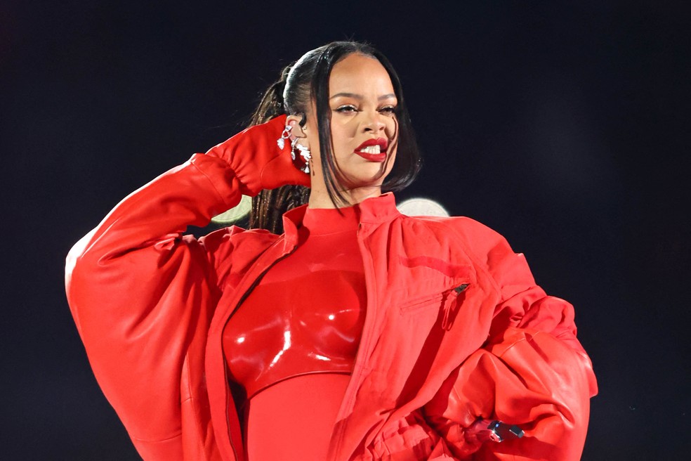 Rihanna durante show do intervalo no Superbowl — Foto: Mark J. Rebilas/USA TODAY Sports