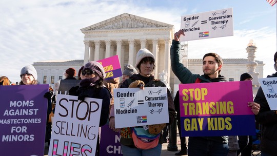 6 hospitais param de tratar jovens trans após acusação do governo Trump