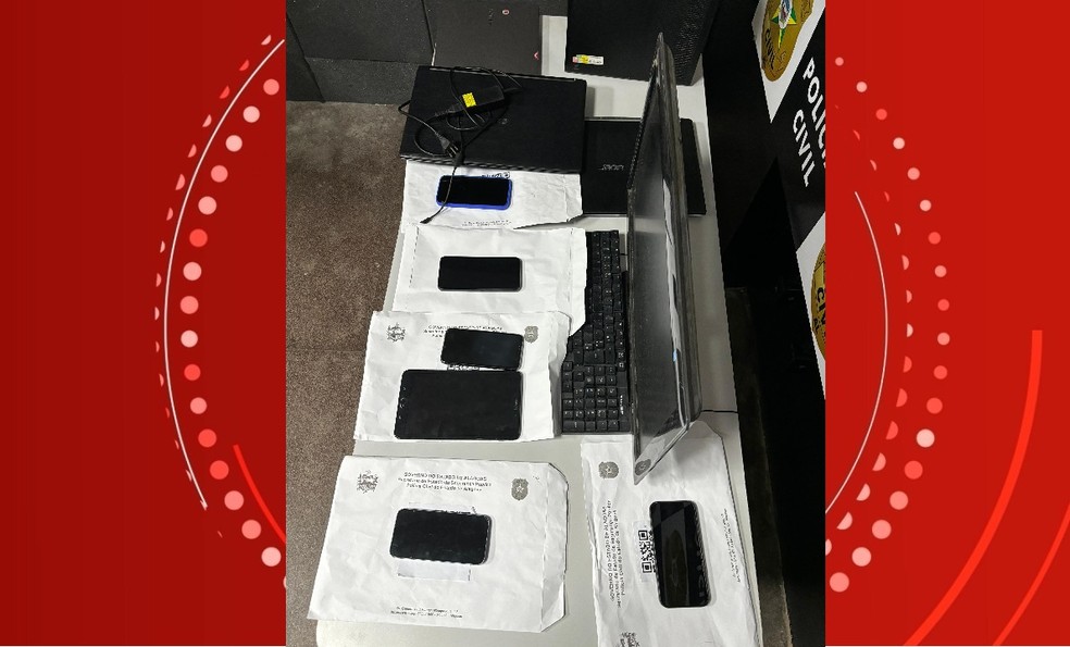 Material utilizado por adolescentes para montar imagens falsas — Foto: Ascom PC-AL