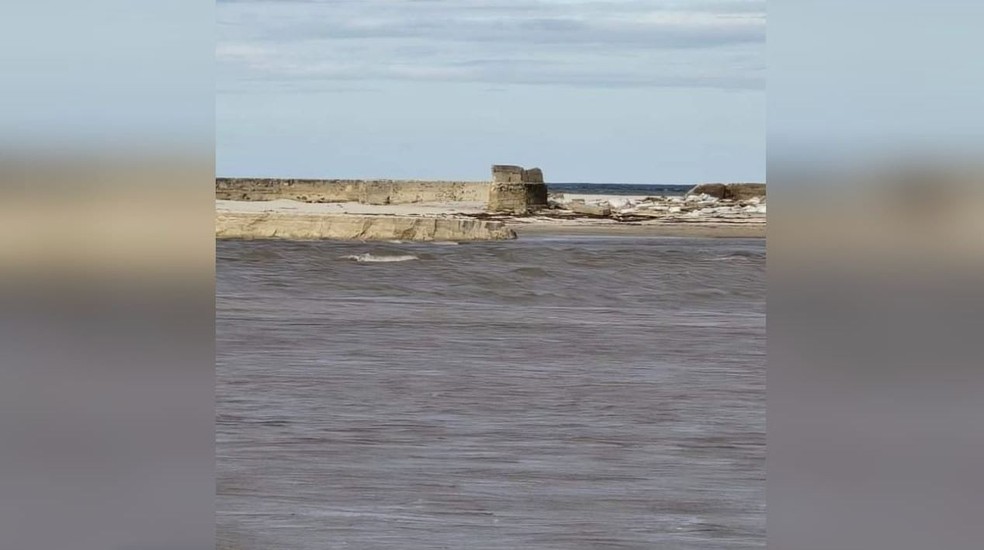 Lagoa do Cauípe em Caucaia é local de praticantes de kitesurfe. Hoje ela está quase seca. — Foto: Ícaro Cavalcante/Arquivo Pessoal