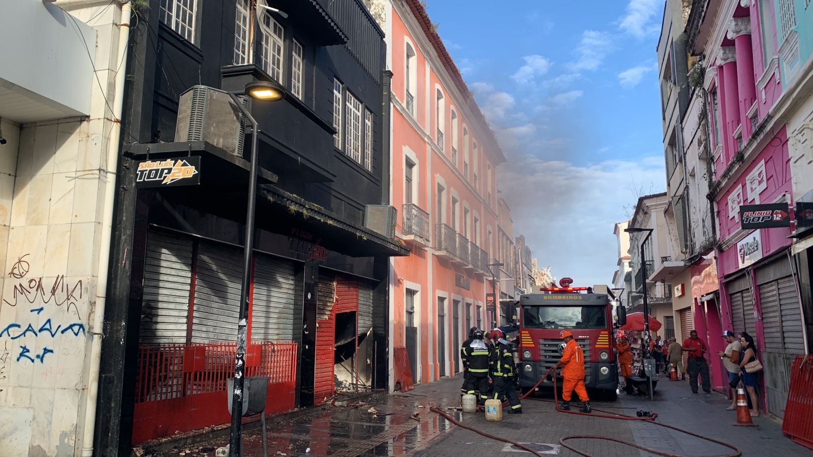 Incêndio atinge loja na Rua Grande, no Centro de São Luís 