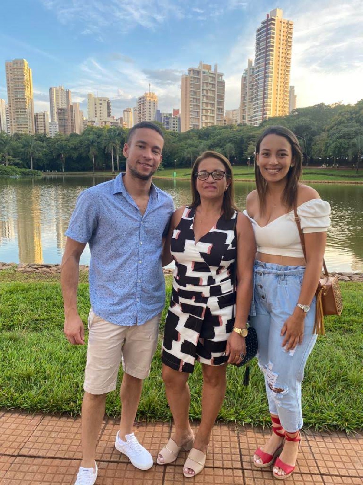 Mães solo: os desafios e a superação de mulheres que tiveram que criar seus filhos sozinhas