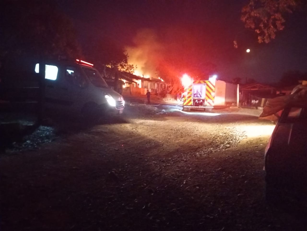 Adolescente morto em incêndio no interior de SP voltou à casa para ajudar irmã, dizem vizinhos
