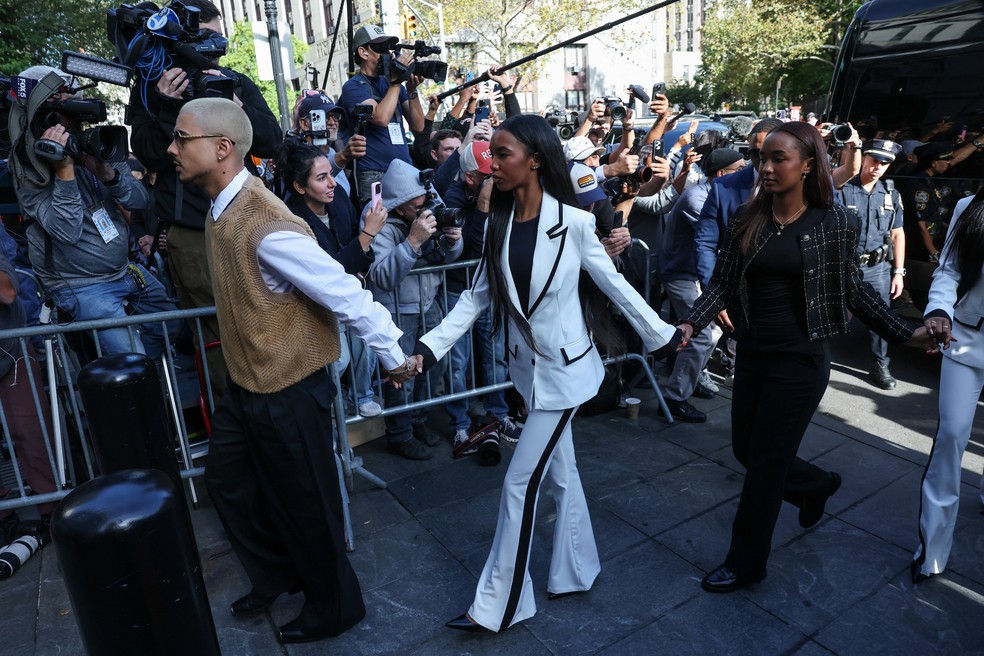 Filhos de Diddy chegam ao tribunal para a audiência de sentença — Foto: REUTERS/Brendan McDermid