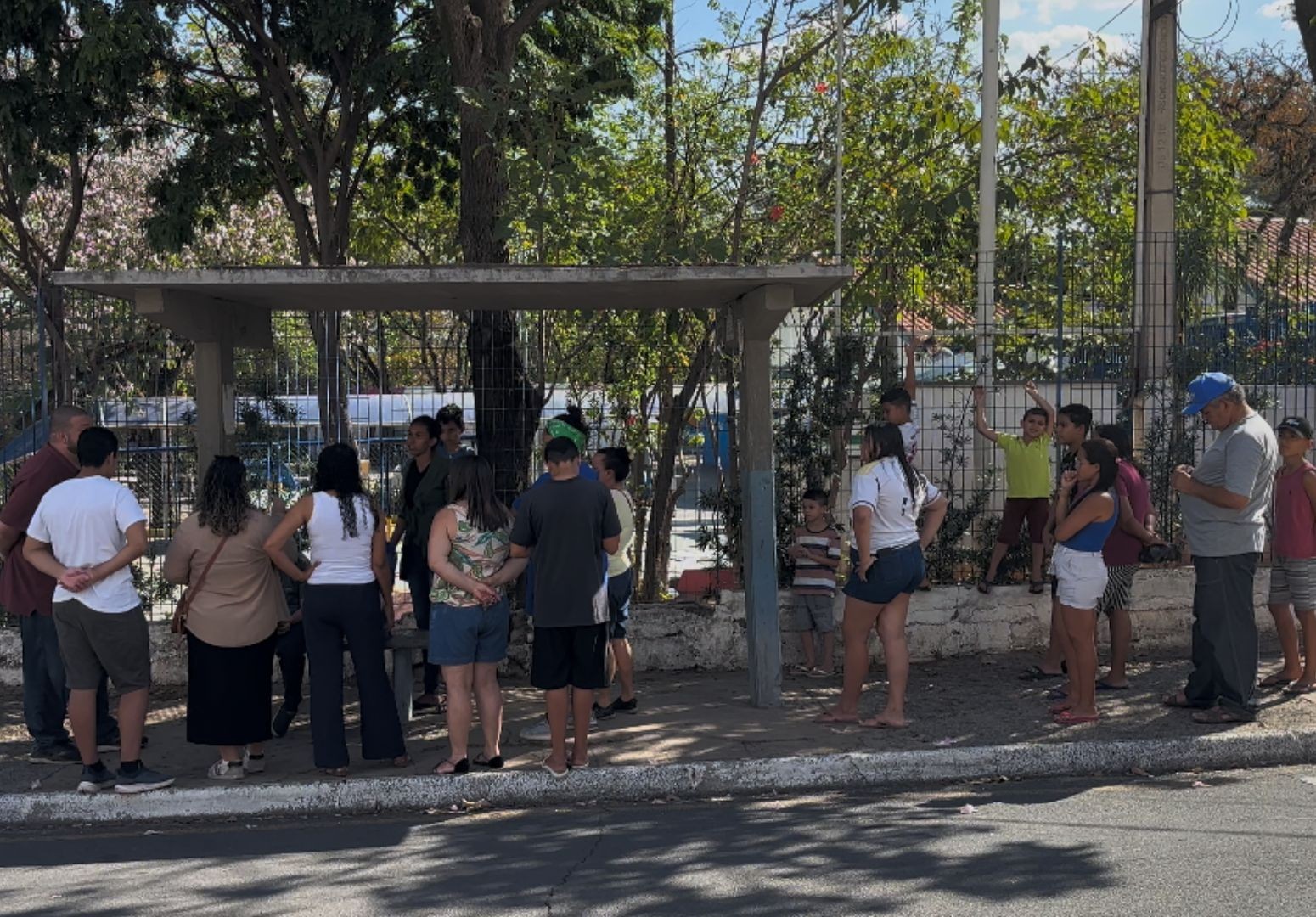 Por reforma, Campinas transfere 800 alunos a prédio 27 km distante e vê tempo de aulas perdido no trânsito 'como pedagógico'