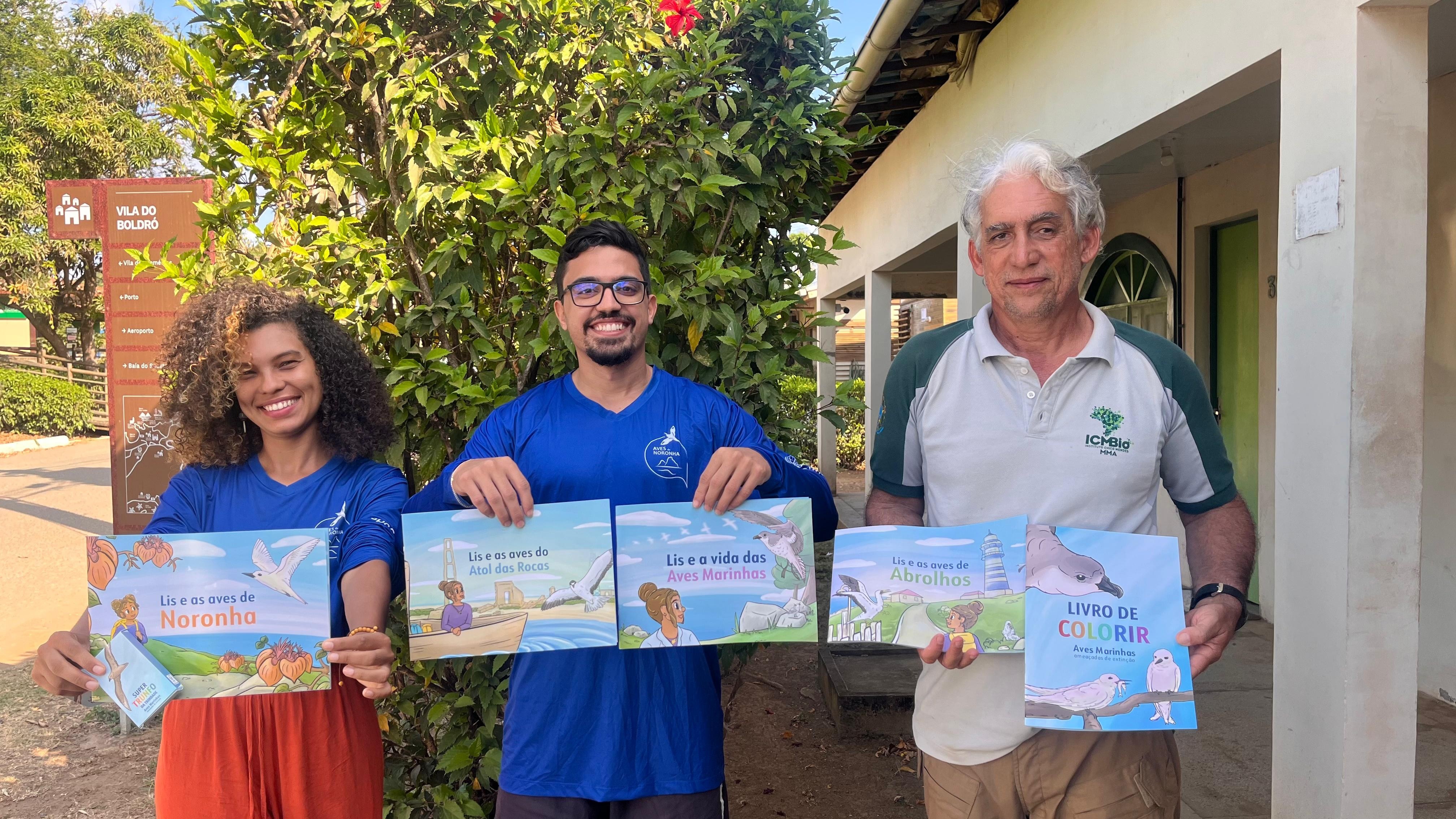 Fernando de Noronha tem lançamento e distribuição gratuita de livros e jogos educativos sobre aves 