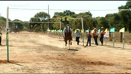 Conheça a tradicional corrida de argolas de Figueirópolis