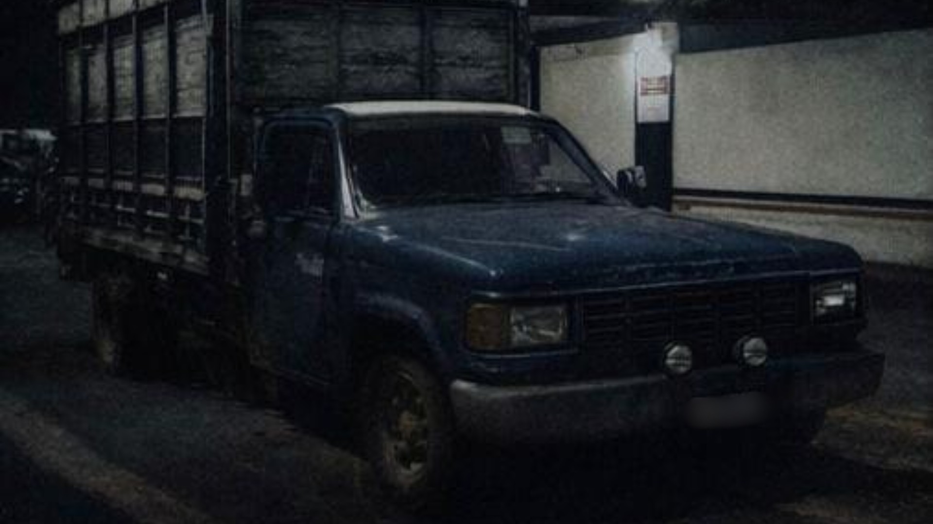 Caseiro usa carro para bloquear saída de curral e impede furto de gado em MG