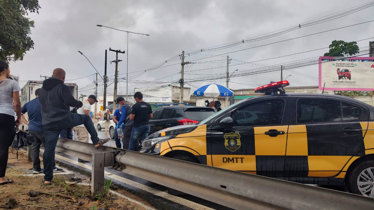 Motorista morre ao passar mal ao volante e bater carro em táxi em Maceió 