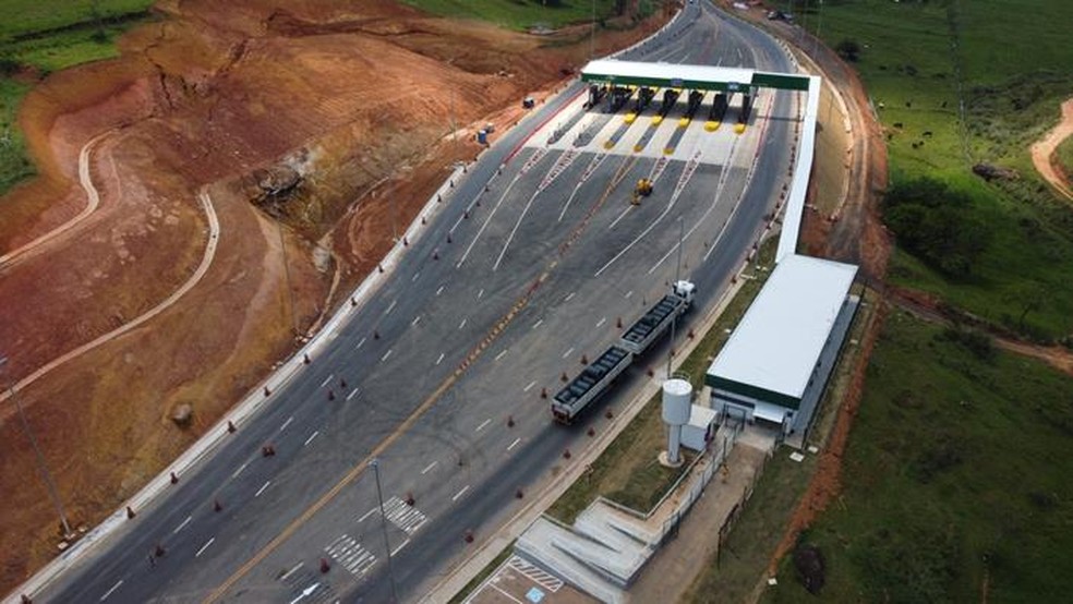Praça de pedágio na BR-116, rodovia administrada pela EcoRioMinas — Foto: Michel Alvim Drones & Montanhas/Arquivo Pessoal