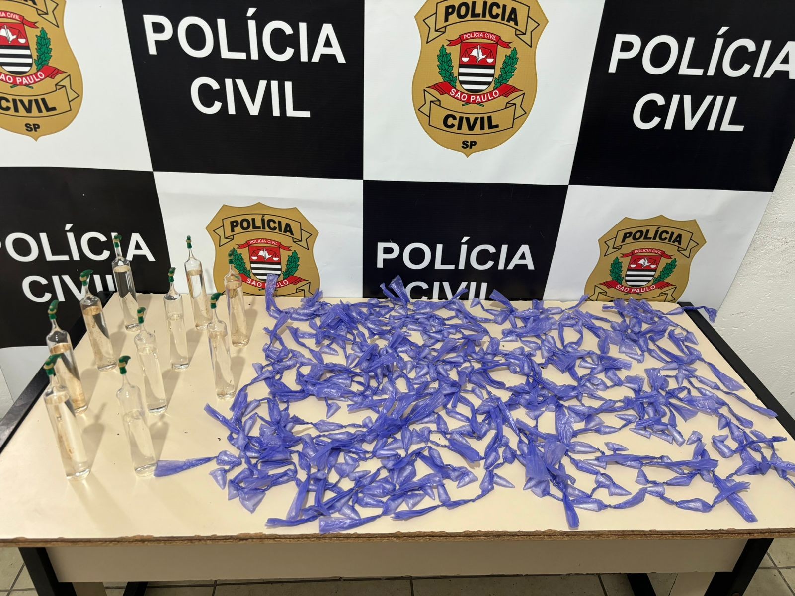 Polícia Civil prende 23 pessoas em operação contra crimes patrimoniais e tráfico de drogas no litoral de SP