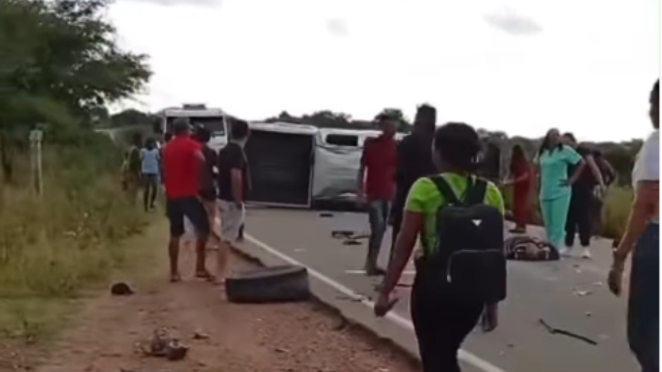 Homem morre e três ficam feridos após acidente na PE-340 no Sertão de PE