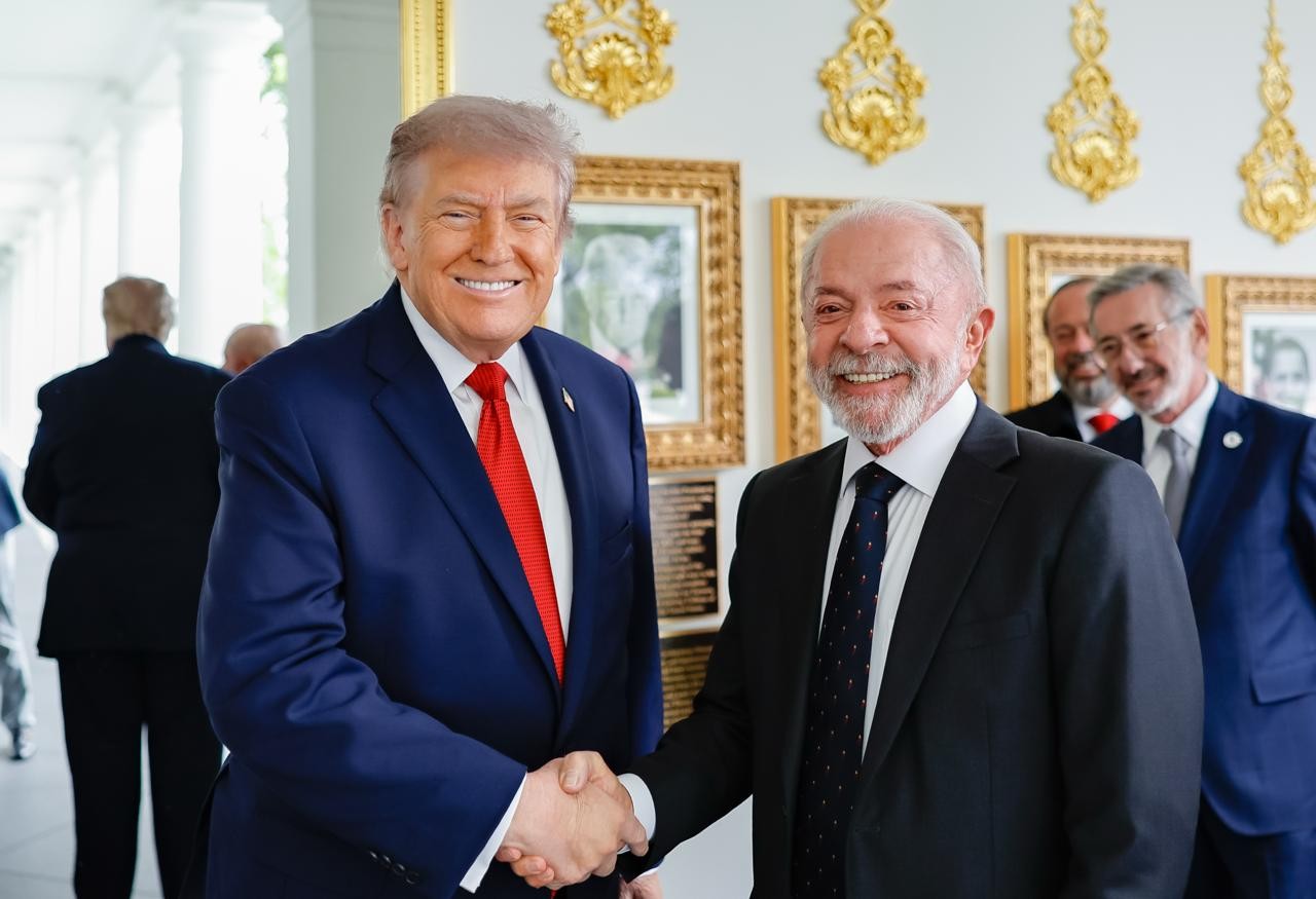 'Trump rindo é melhor do que de cara feia', diz Lula