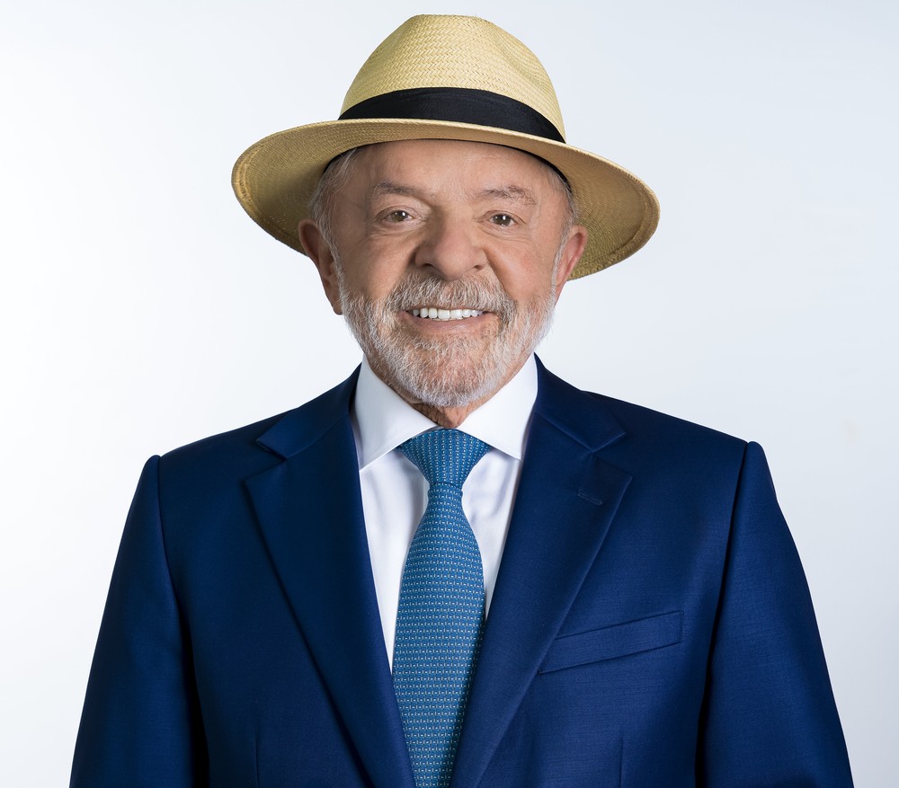 Lula escolhe foto com chapéu para as urnas eletrônicas nas eleições de 2026