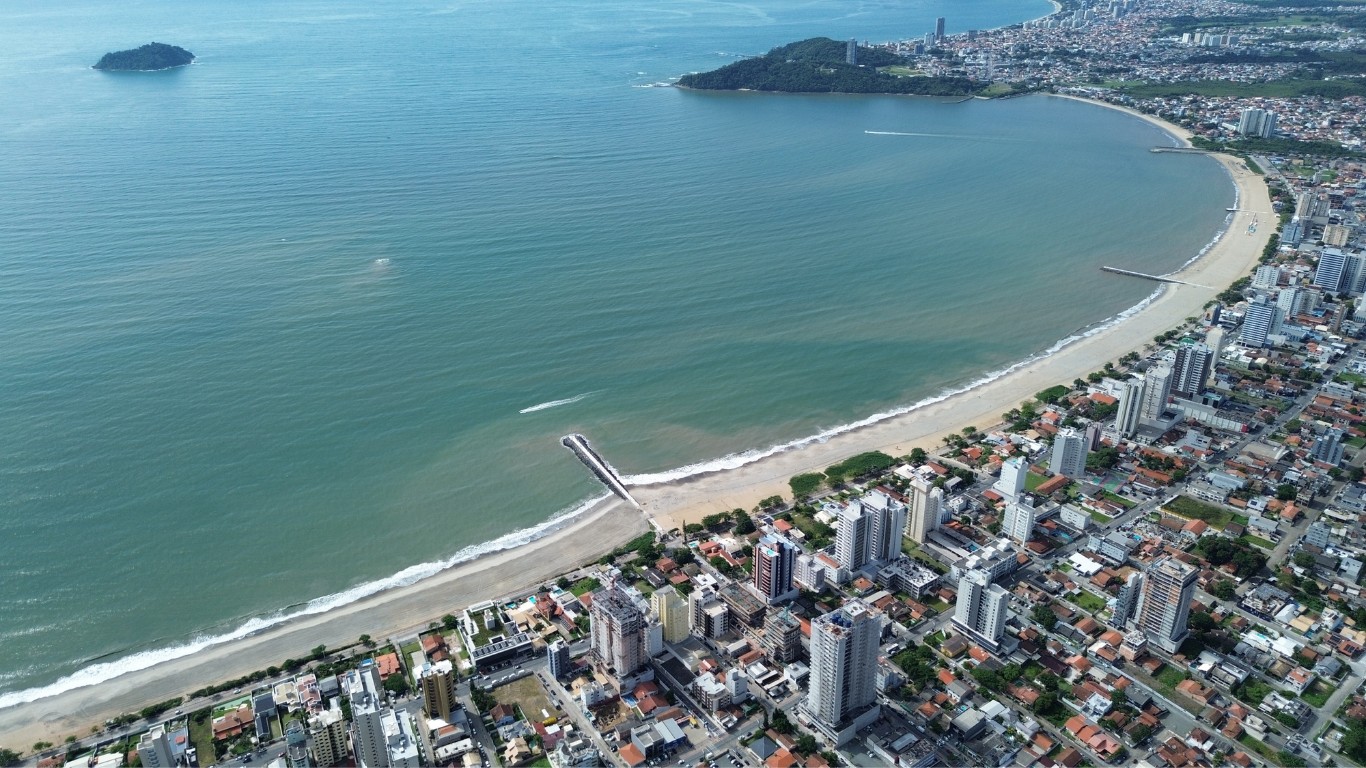 SC lidera em praias alargadas, mas tem desafio de aliar investimentos milionários e preservação — Areia sob fiscalização