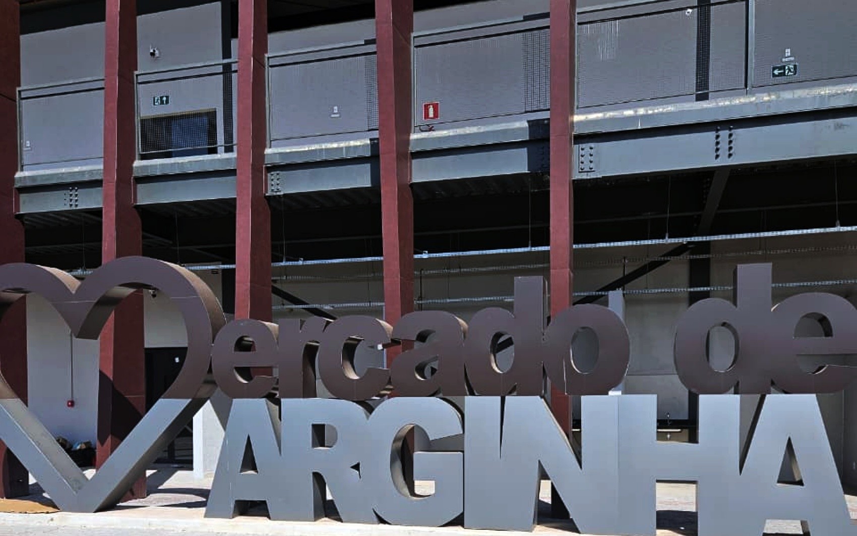 Novo Mercado Municipal de Varginha segue sem data para abrir; vereadores cobram explicações da prefeitura