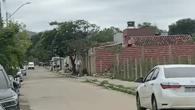 VÍDEO: Detento é flagrado fugindo de penitenciária em Governador Valadares