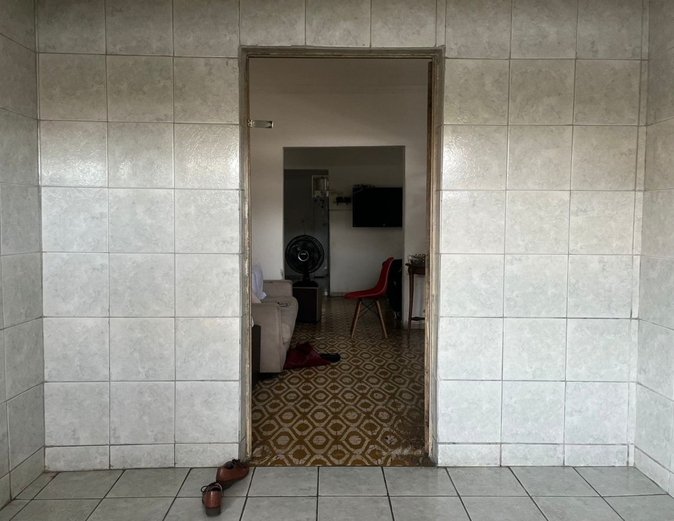 Lar de Elizabeth Teixeira, no bairro de Cruz das Armas, em João Pessoa; casa já recebeu estudates e militantes, hoje é um símbolo da memória camponesa — Foto: Lara Brito/g1 PB