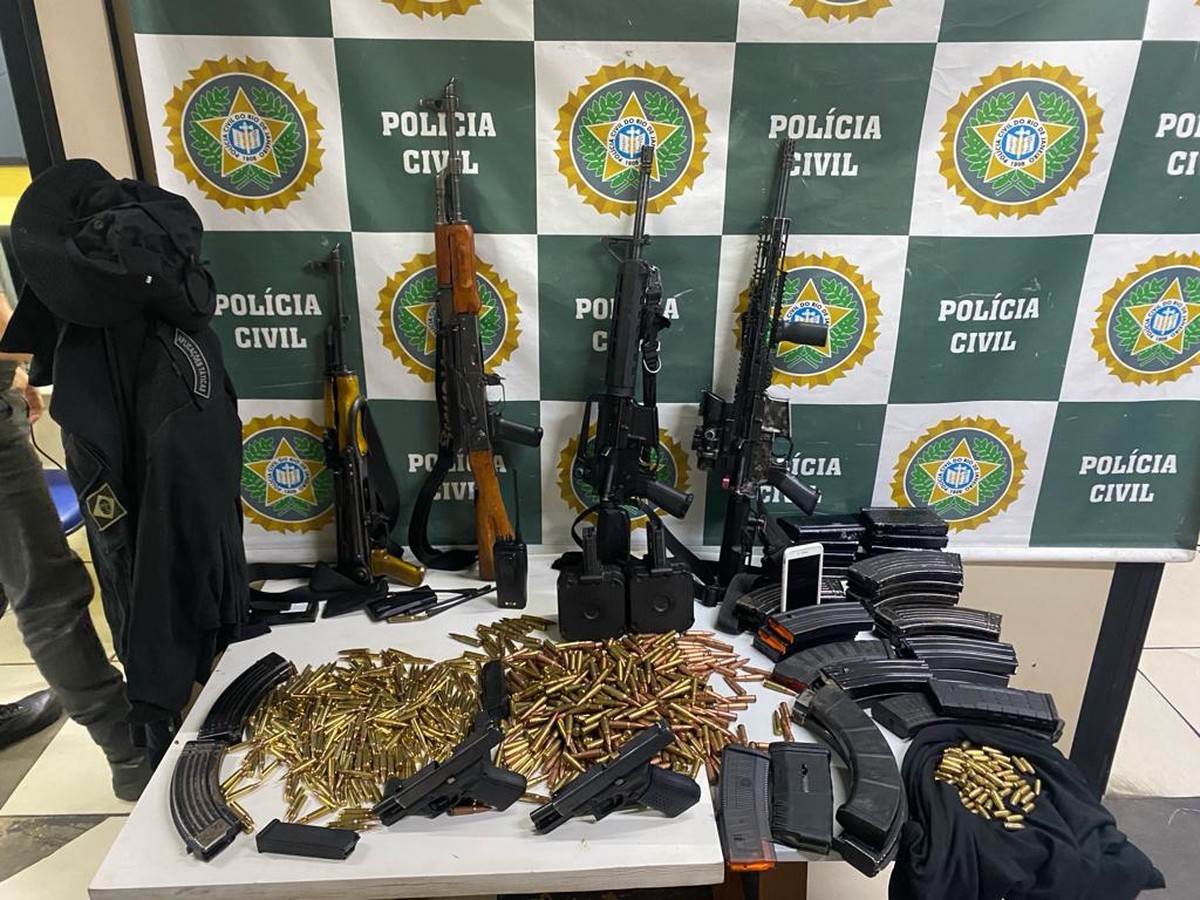 Polícia Apreende 4 Fuzis Com Suspeito De Integrar Milícia De Zinho Rio De Janeiro G1