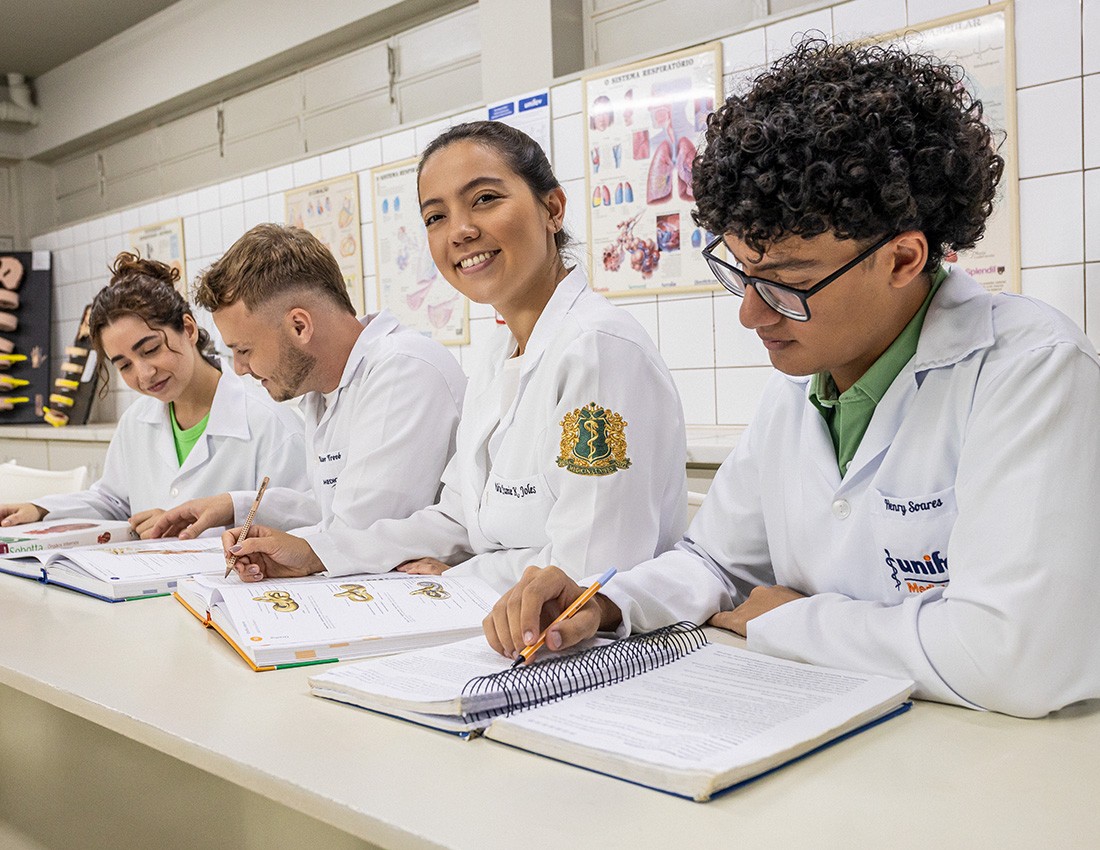 Medicina da Unifev conquista nota 4 no Enamed divulgado pelo MEC