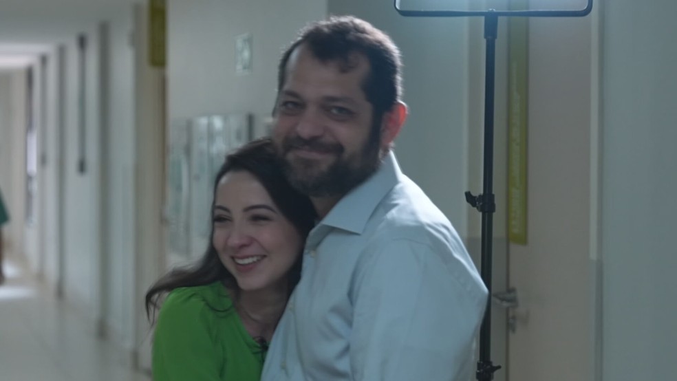Mayara e o médico Glauco Perticarrari — Foto: Reprodução/TV TEM