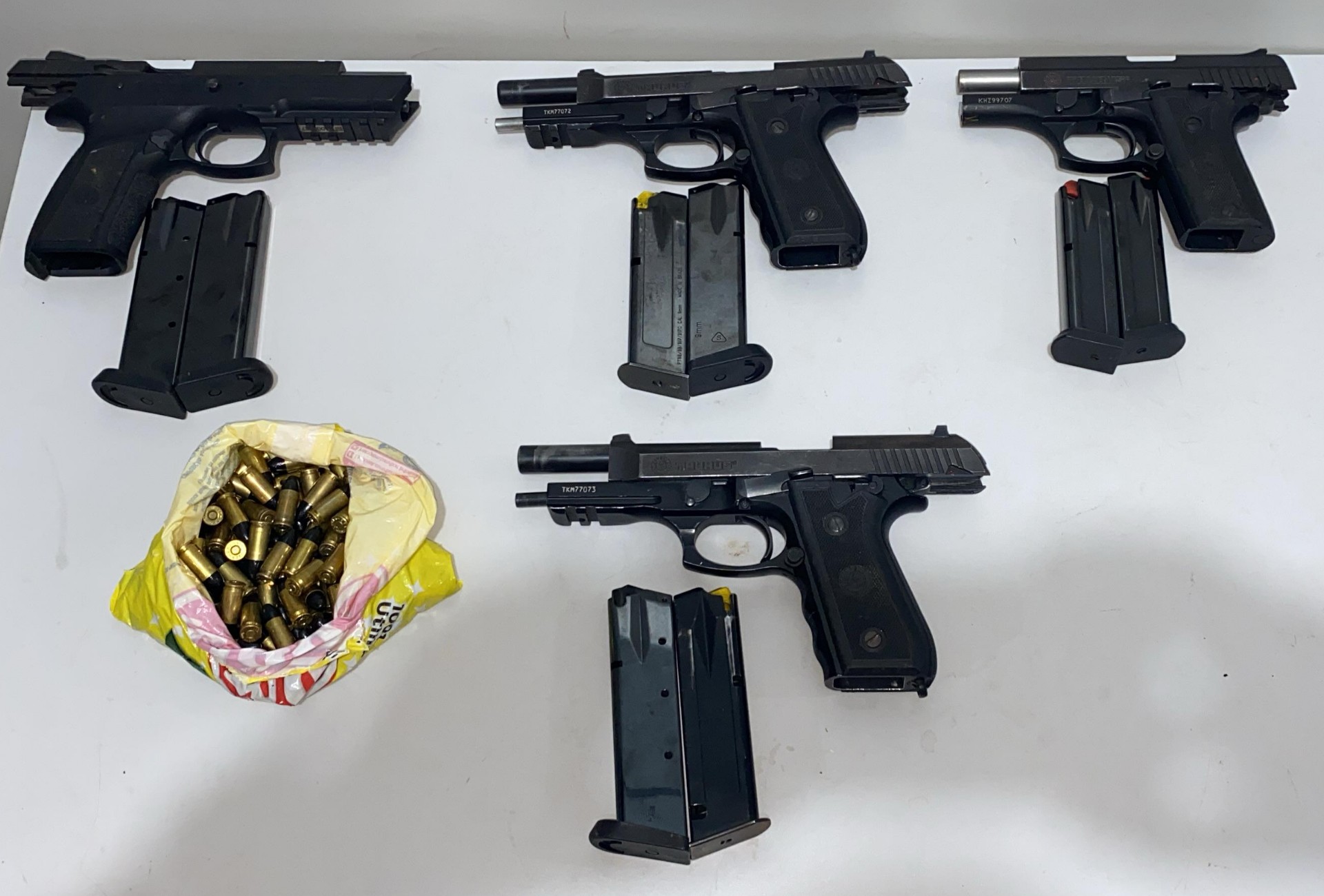 Armas furtadas de cofre em condomínio são encontradas pela PM