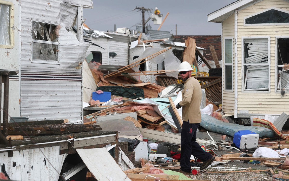 r brasileira pede ajuda após ter apartamento destruído por furacão