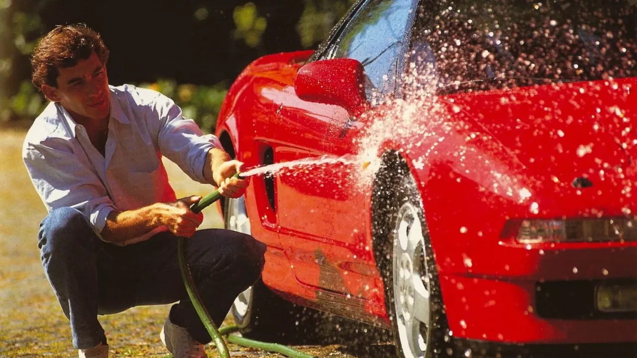 Fique por dentro: Honda NSX usado por Ayrton Senna vai a leilão e pode passar de R$ 5 milhões