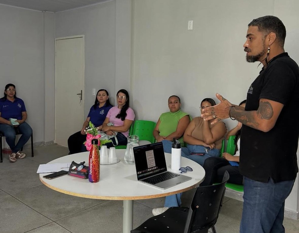 Jorge El�, vi�vo de Maria Danielle, apresentando ferramenta criada por eles contra a viol�ncia obst�trica � Foto: Divulga��o/Instagram/@daniedavielo