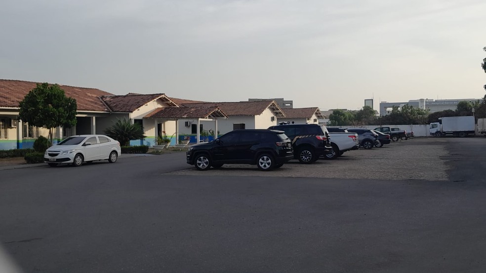 PF cumpre mandato de busca e apreens&atilde;o na Secretaria de Sa&uacute;de (Sesau) &mdash; Foto: Marcelo Marques/Rede Amaz&ocirc;nica