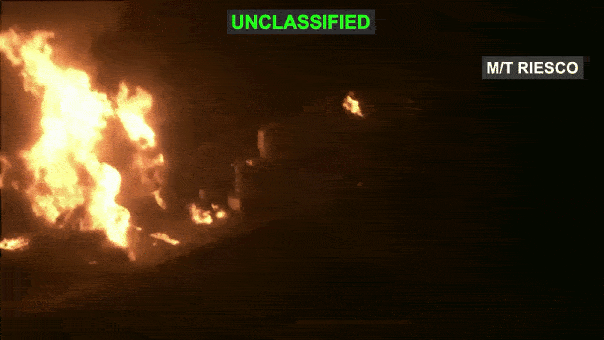 VÍDEO: EUA divulgam imagens de petroleiro iraniano afundando após ataque no Golfo de Omã