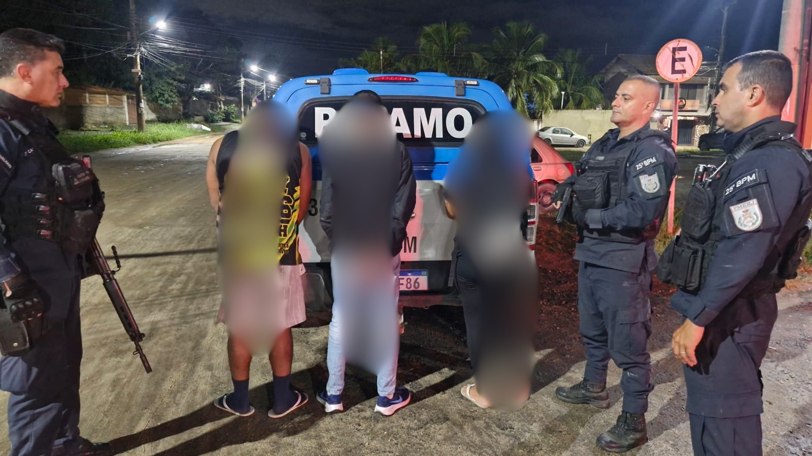 Ação da PM termina com suspeitos detidos e drogas apreendidas em Arraial do Cabo