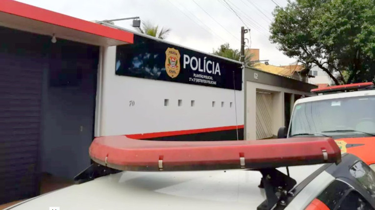 Homem invade loja e agride ex-companheira em Araraquara