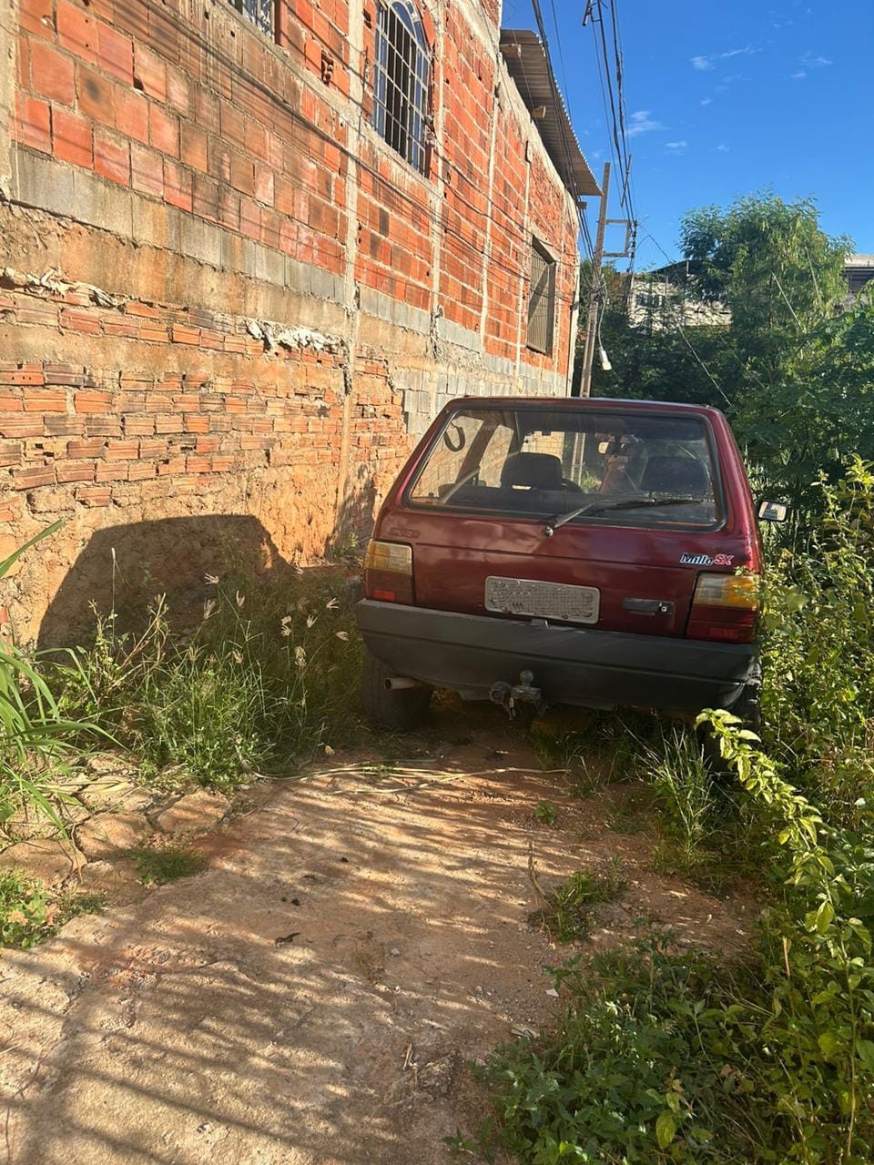 
Carro é furtado em uma das principais ruas do Centro de Governador Valadares