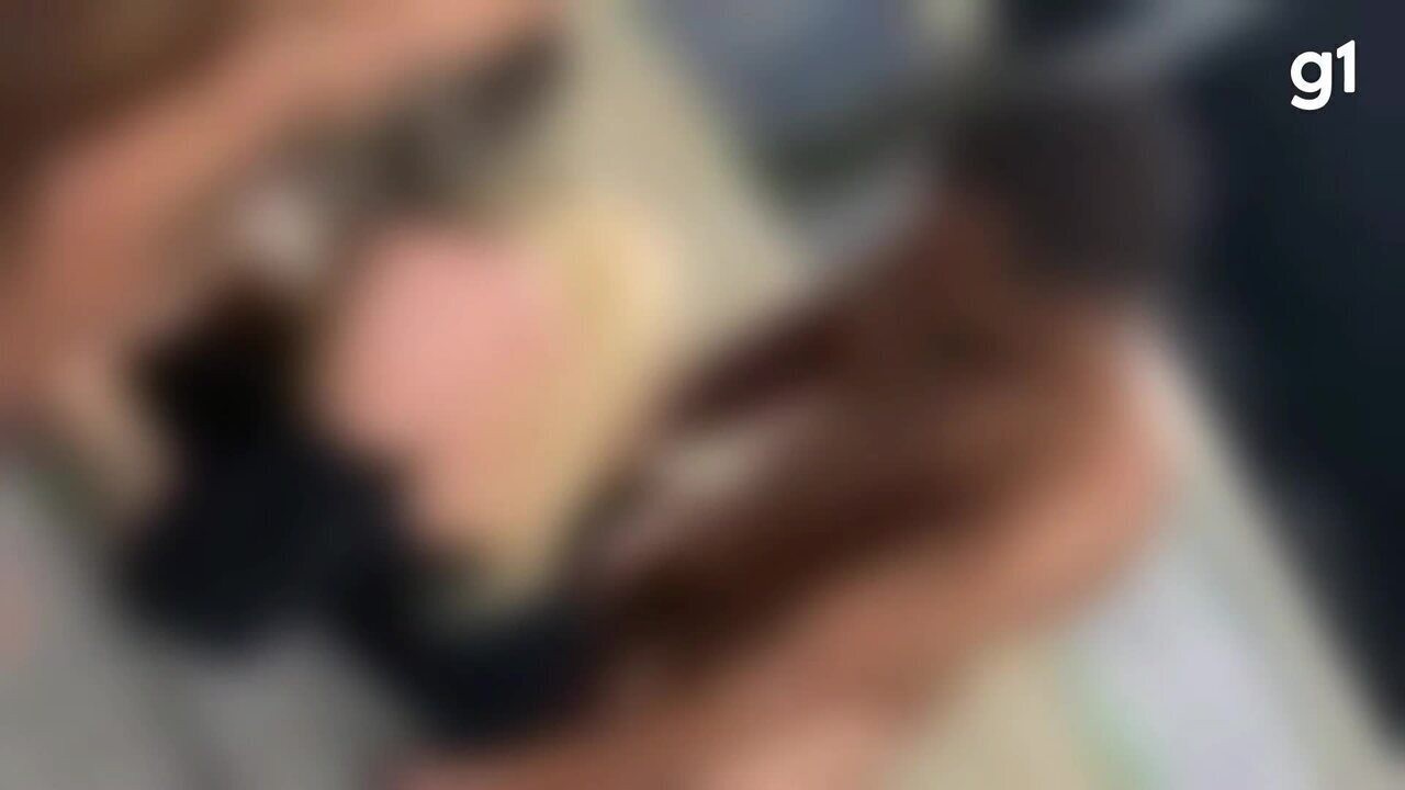 Mulher flagrada fazendo sexo em praia de Fortaleza diz que estava 'desorientada' após uso de remédio