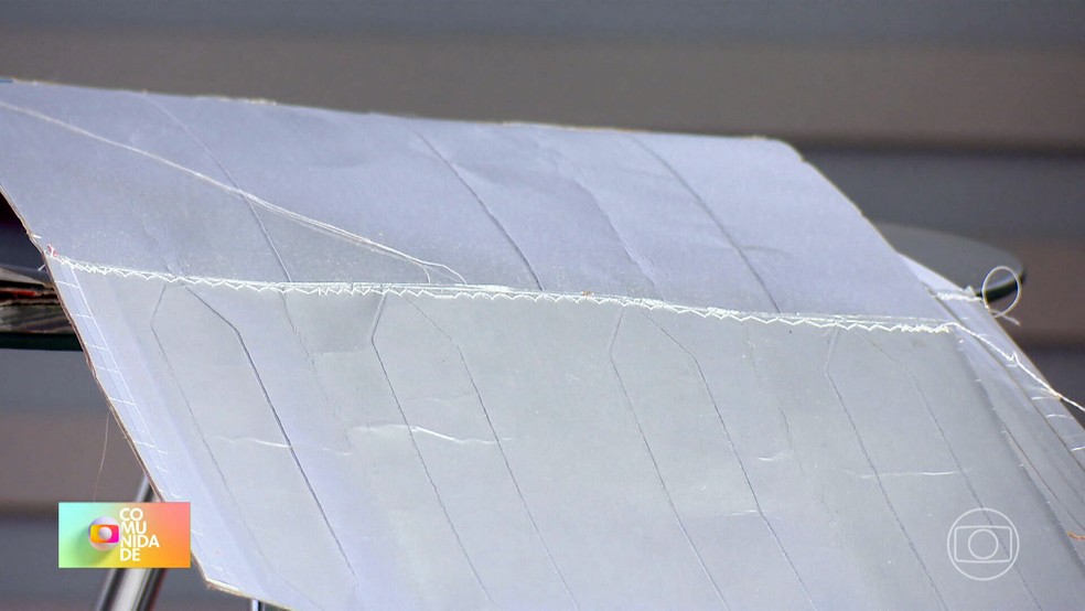 Manta térmica feita de caixas de leite — Foto: Reprodução/TV Globo