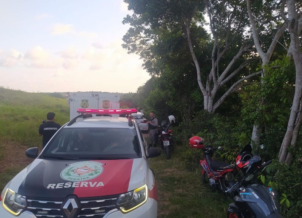 Mulher é encontrada morta na PB-008, e polícia suspeita de feminicídio. — Foto: Ewerton Correia/TV Cabo Branco