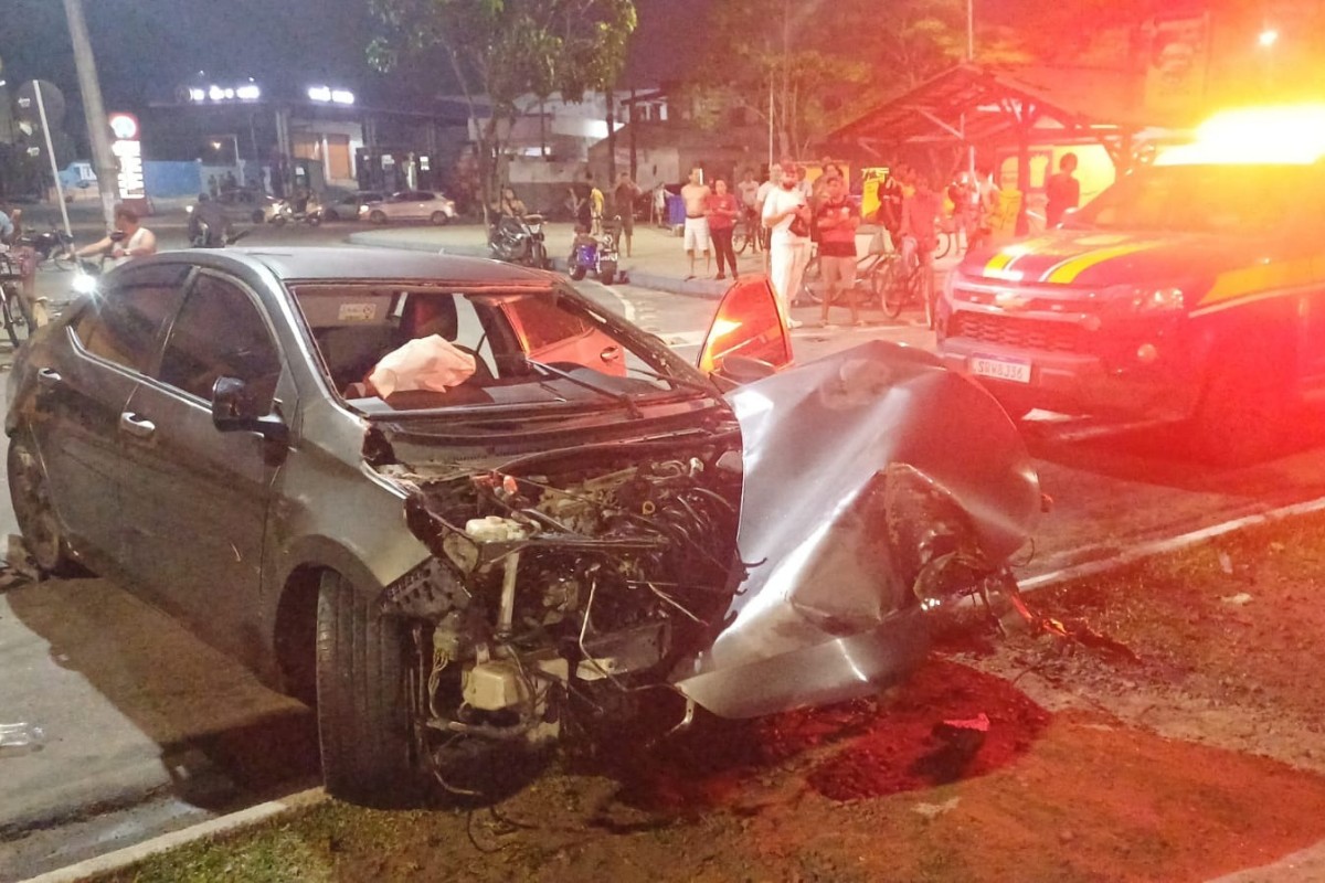 Homem é preso após perseguição com carro roubado e placas adulteradas em Campos