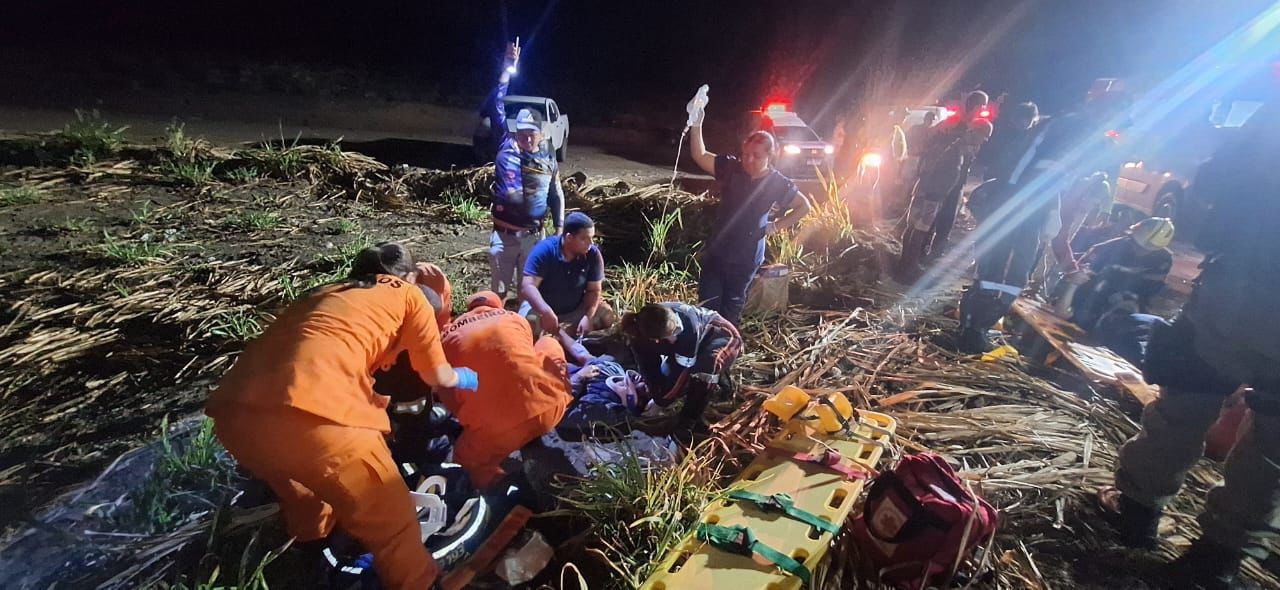 Colisão entre motocicletas deixa três feridos em Ibateguara, AL 