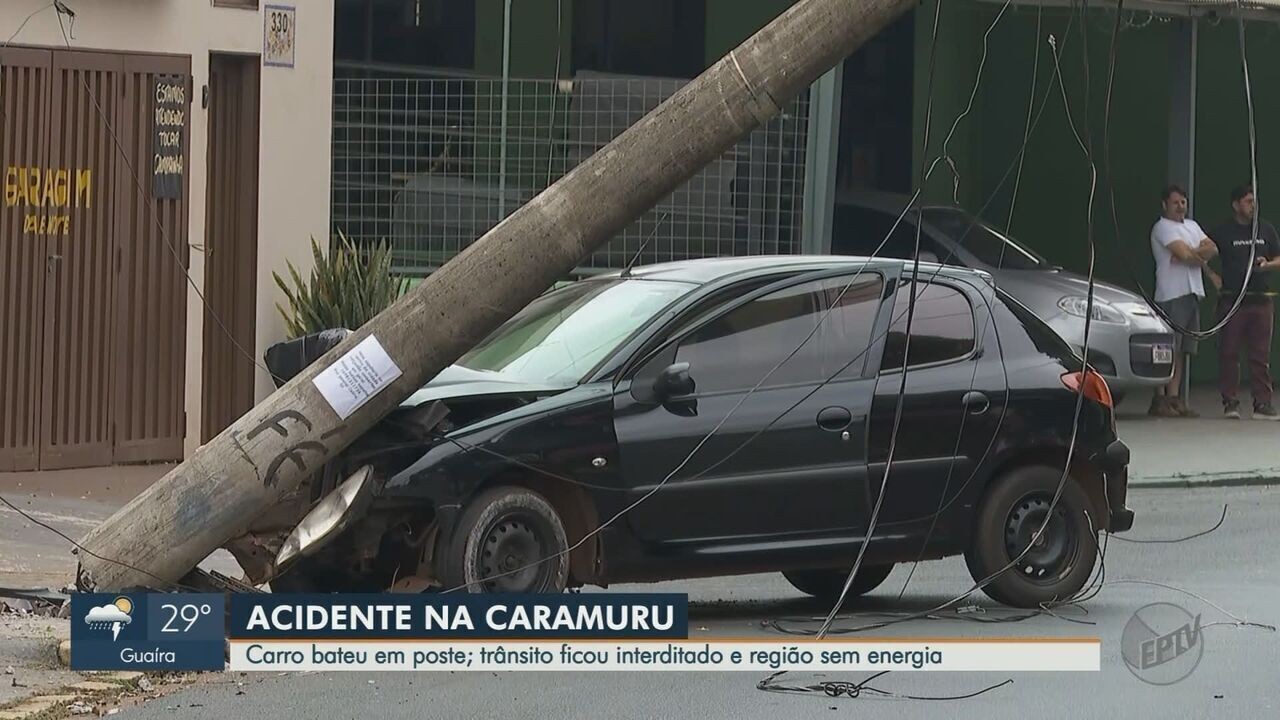 Motorista bate carro contra poste e bloqueia trânsito na Avenida ...