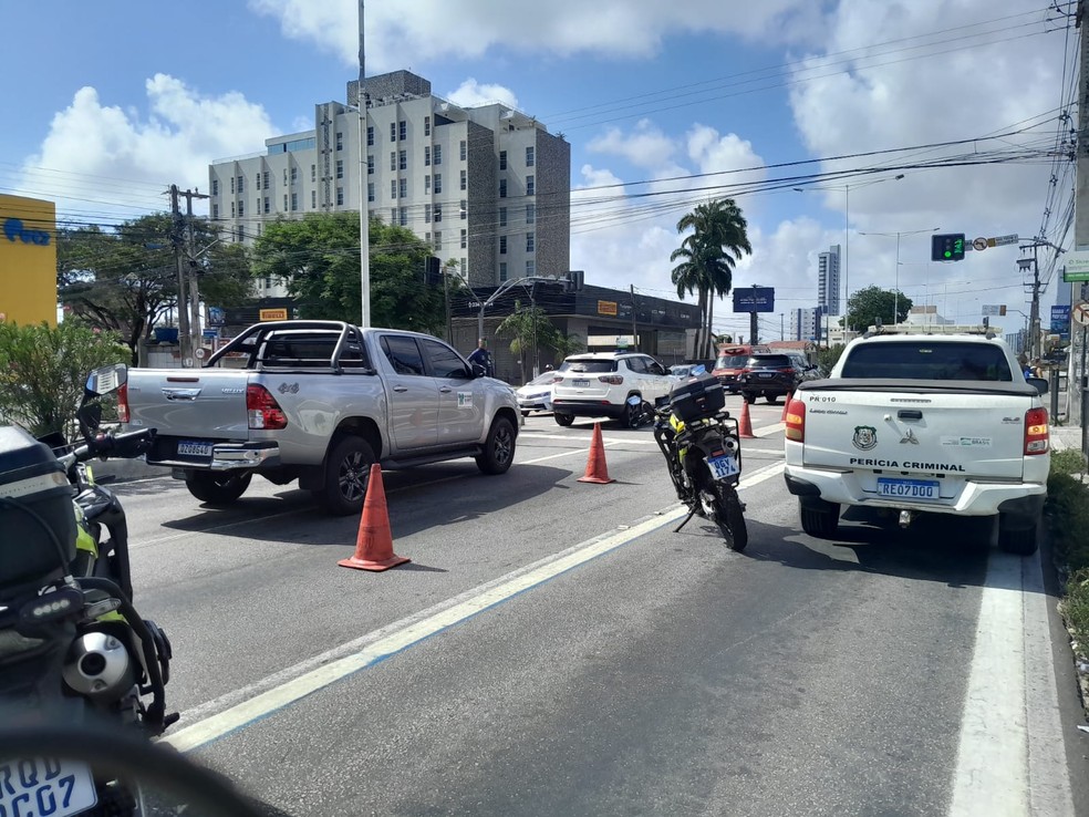 Acidente aconteceu na avenida Salgado Filho, no sentido à Zona Sul de Natal, nesta quinta (24) — Foto: Thiago César/Inter TV Cabugi