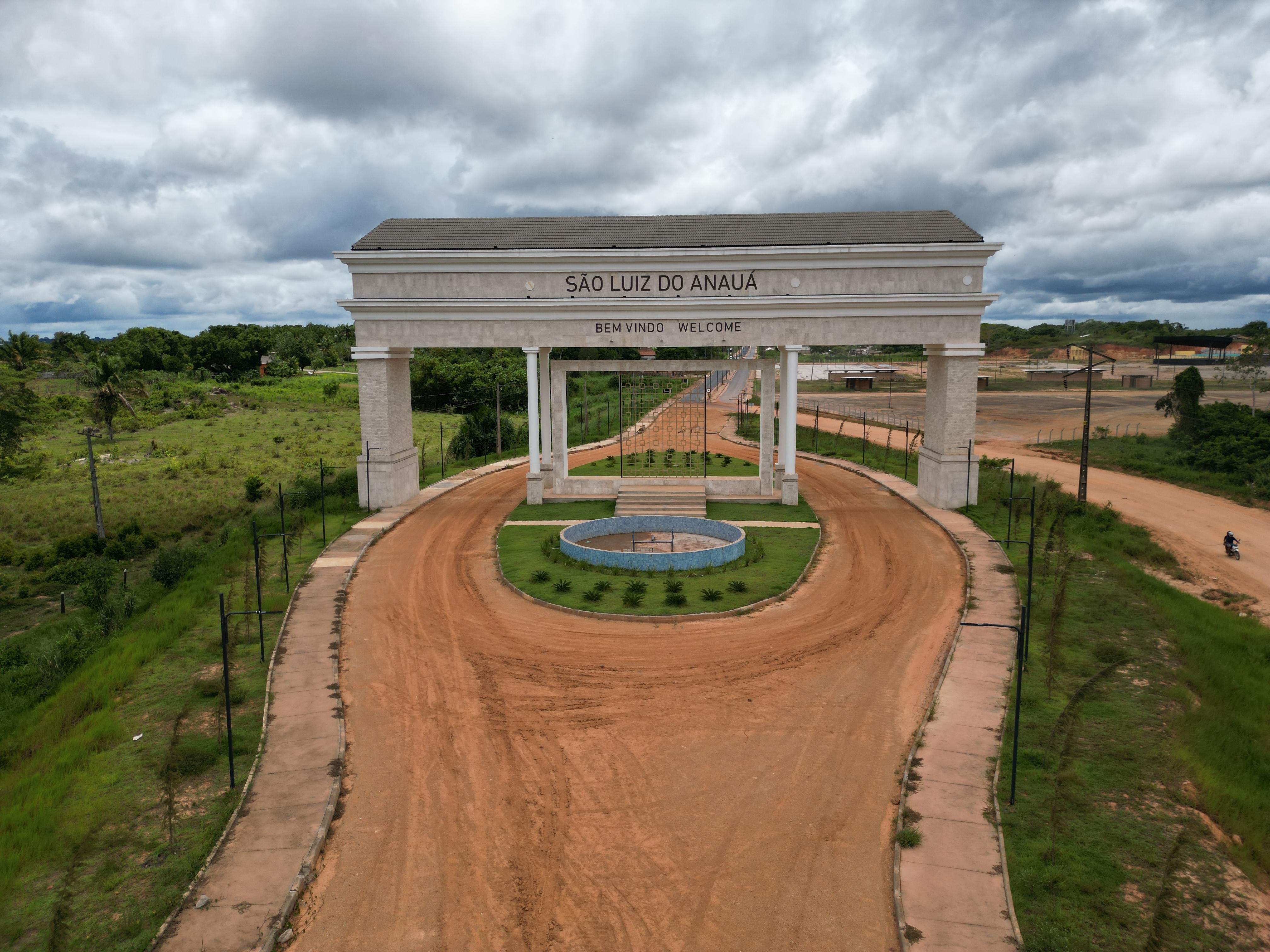 Obras paradas, rombo financeiro e R$ 103 milhões em emendas: menor cidade de Roraima vive caos econômico