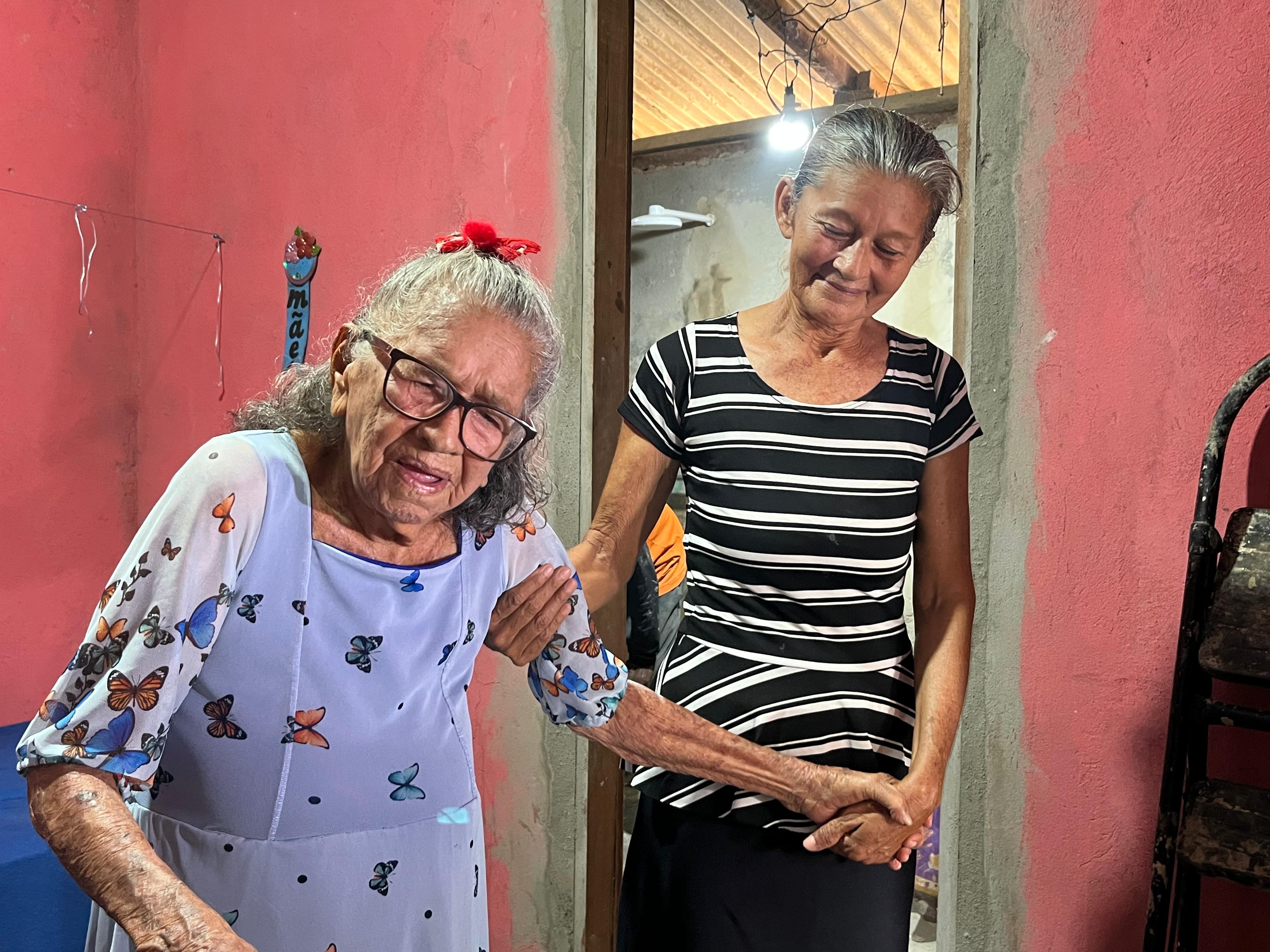 Dormir cedo e caminhar todos os dias: como é a rotina da mulher que se aposentou aos 101 anos