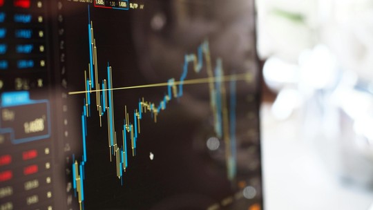 Estrangeiros colocam R$ 10 bilhões na Bolsa brasileira após 1º turno